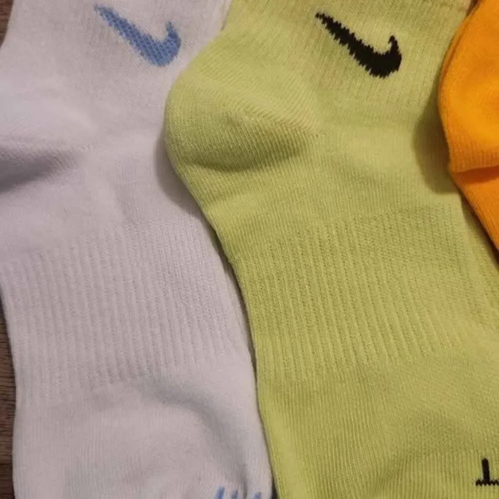 Nike pair ankle